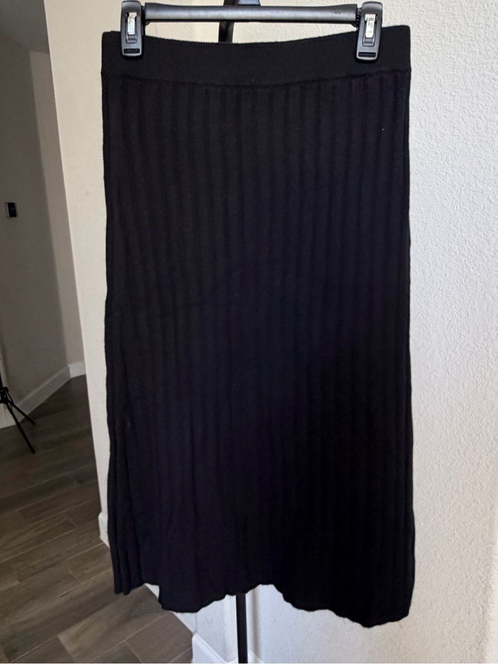 Quince Black Ribbed Mongolian Cashmere Knit Midi Skirt M
